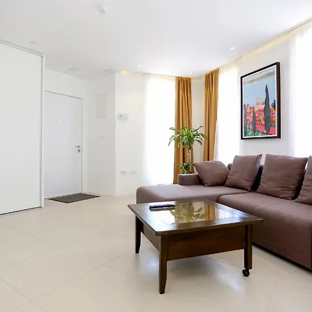 Apartment Lovely In With Wifi - Csv284