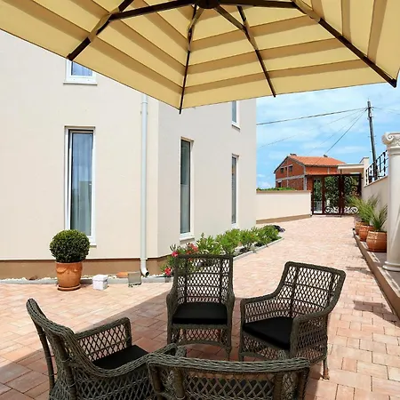 Apartment Lovely In With Wifi - Csv284