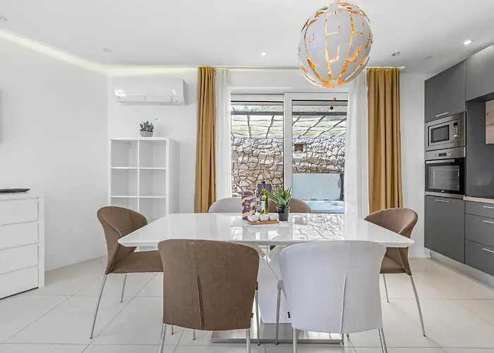 Apartamento Lovely In With Wifi - Csv284