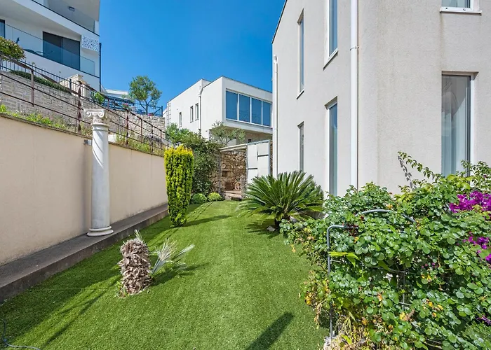 Apartamento Lovely In With Wifi - Csv284 Murter