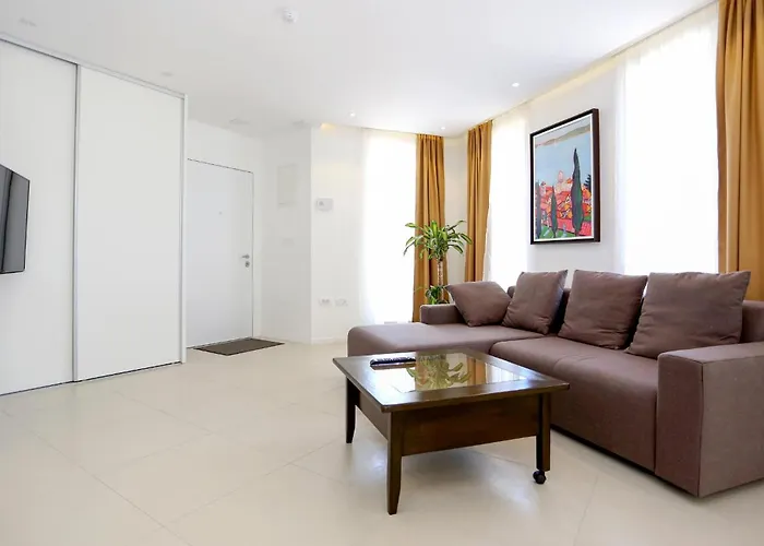 Apartamento Lovely In With Wifi - Csv284